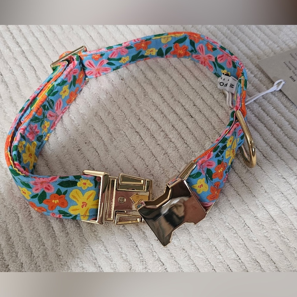 The Foggy Dog Bold Flower Dog Collar (M)